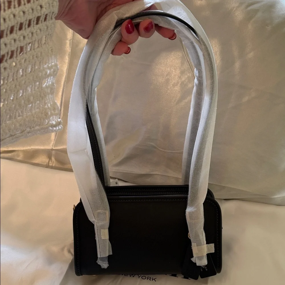 🖤🤎Coach NWT Black Swing Zip Shoulder Bag 20 with Brass Hardware - Picture 8 of 8